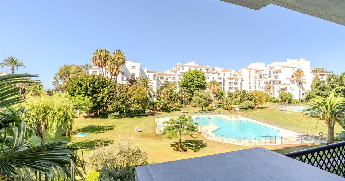 Appartement op de middelste verdieping in Puerto Banús, Puerto Banús, 7/12