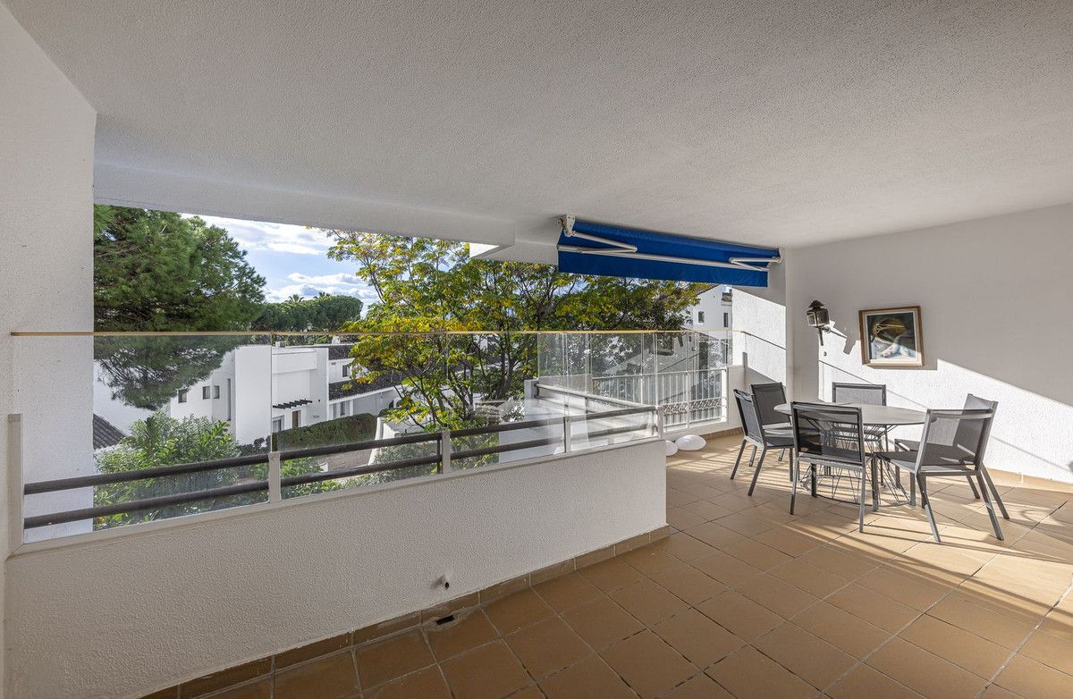 Квартира на среднем этаже в Puerto Banús, Puerto Banús, 2/12