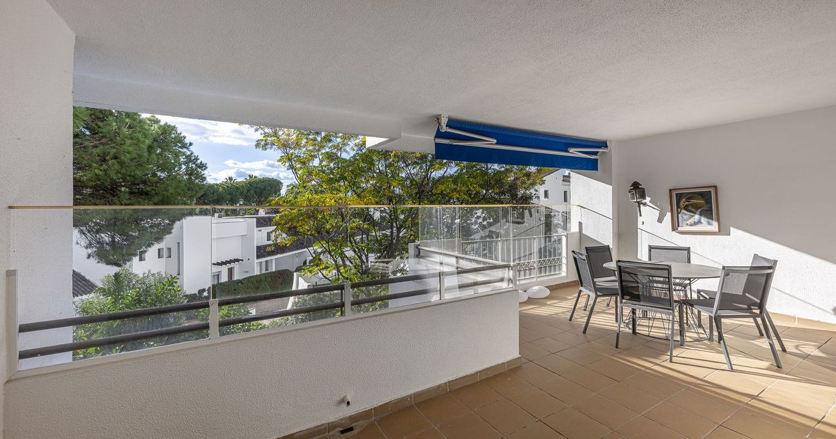 Квартира на среднем этаже в Puerto Banús, Puerto Banús, 2/12