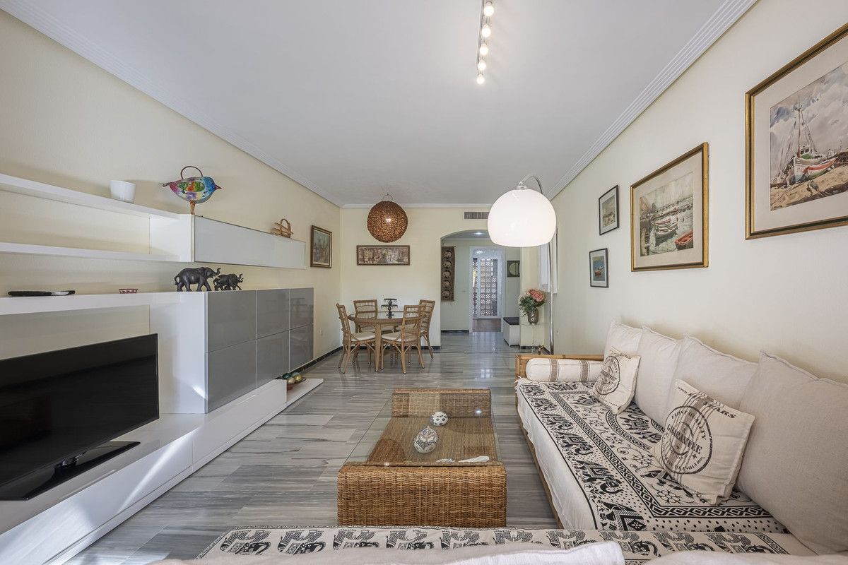 Квартира на среднем этаже в Puerto Banús, Puerto Banús, 11/12