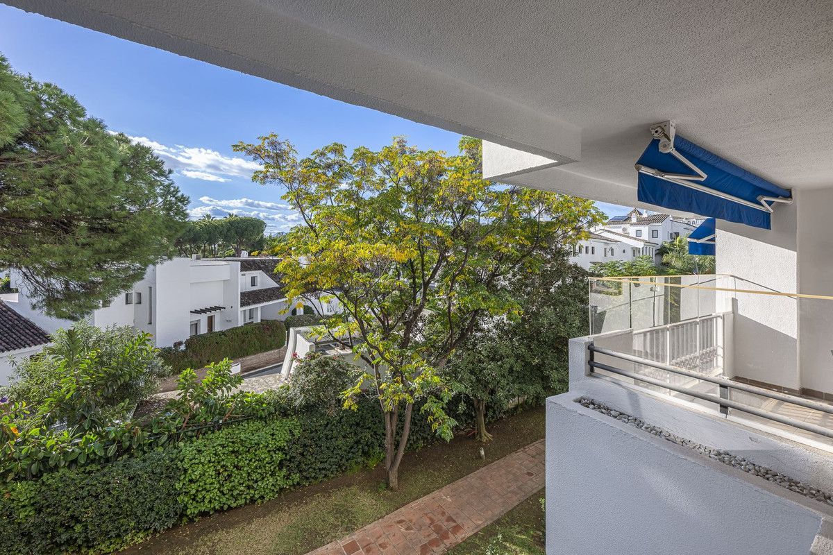 Квартира на среднем этаже в Puerto Banús, Puerto Banús, 6/12