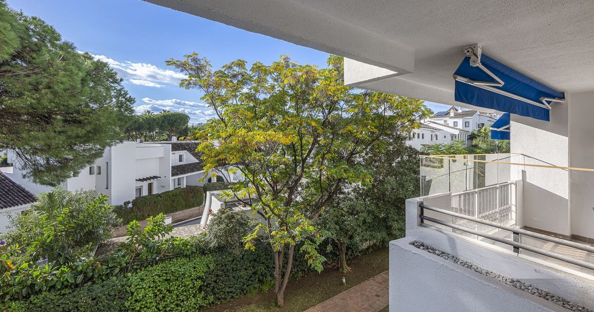 Квартира на среднем этаже в Puerto Banús, Puerto Banús, 6/12