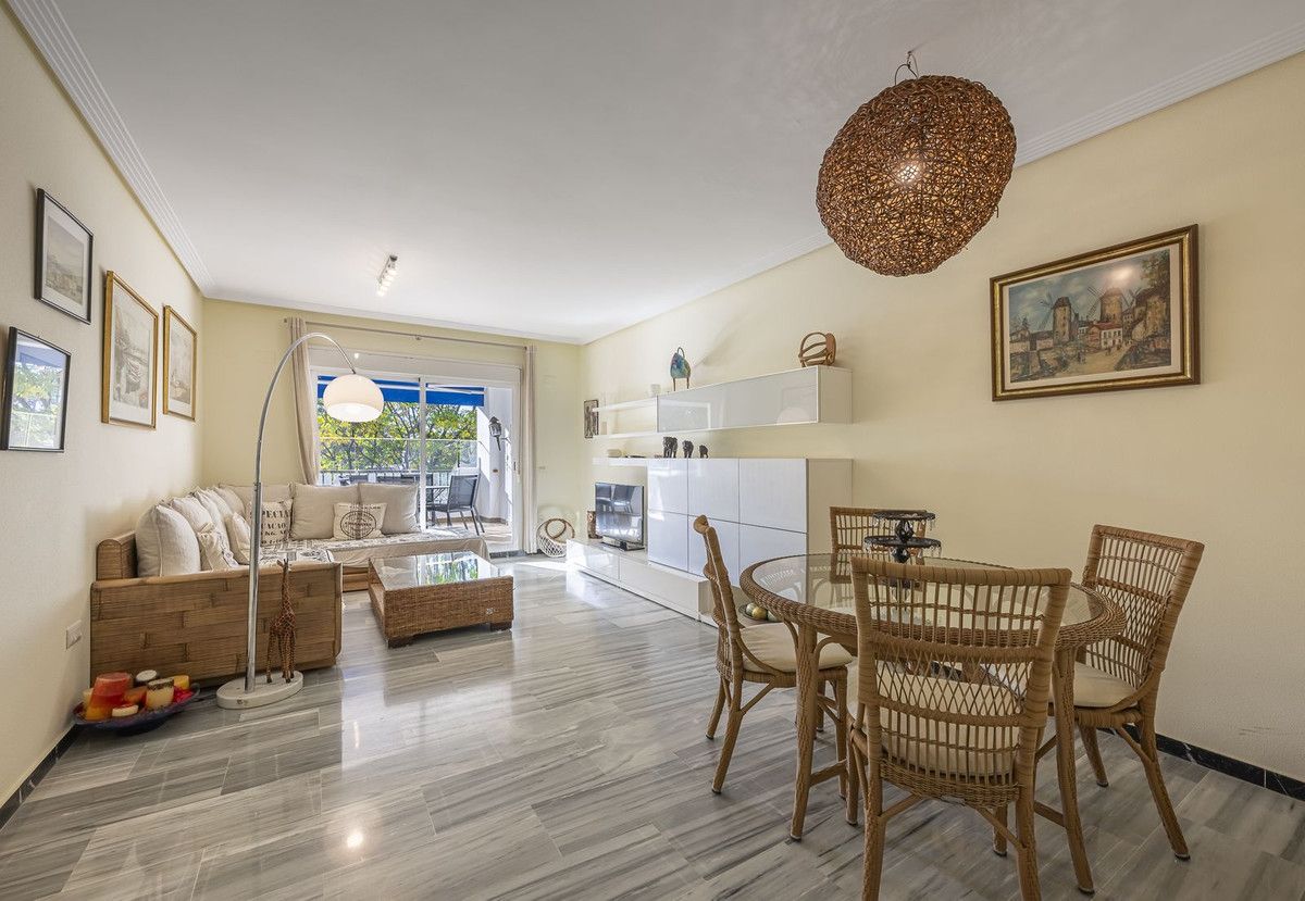 Квартира на среднем этаже в Puerto Banús, Puerto Banús, 10/12