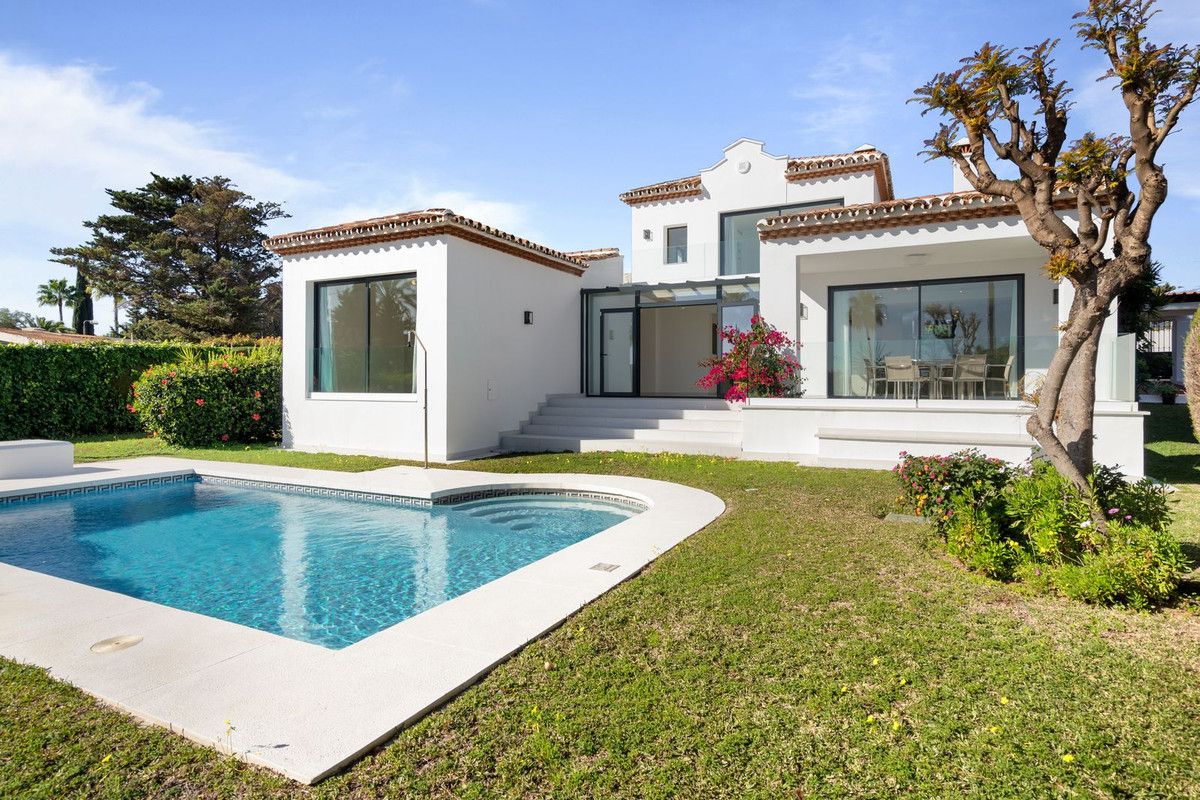 Villa independiente en Elviria, Elviria, 3/12