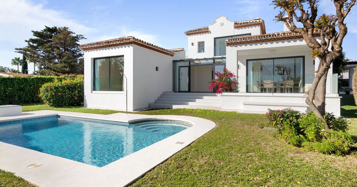 Villa independiente en Elviria, Elviria, 3/12