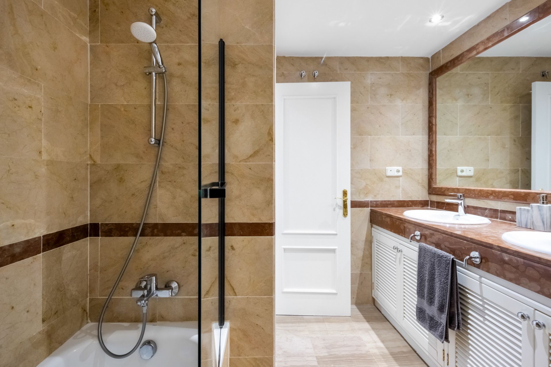 Apartament na parterze w Marbella East, Hacienda Elviria, Marbella East, 10/12