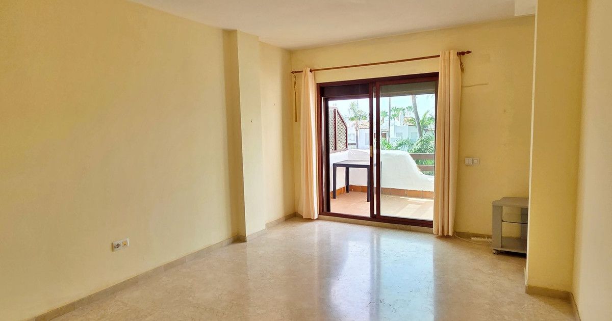 Middle Floor Apartment in Costalita, Costalita, 3/12