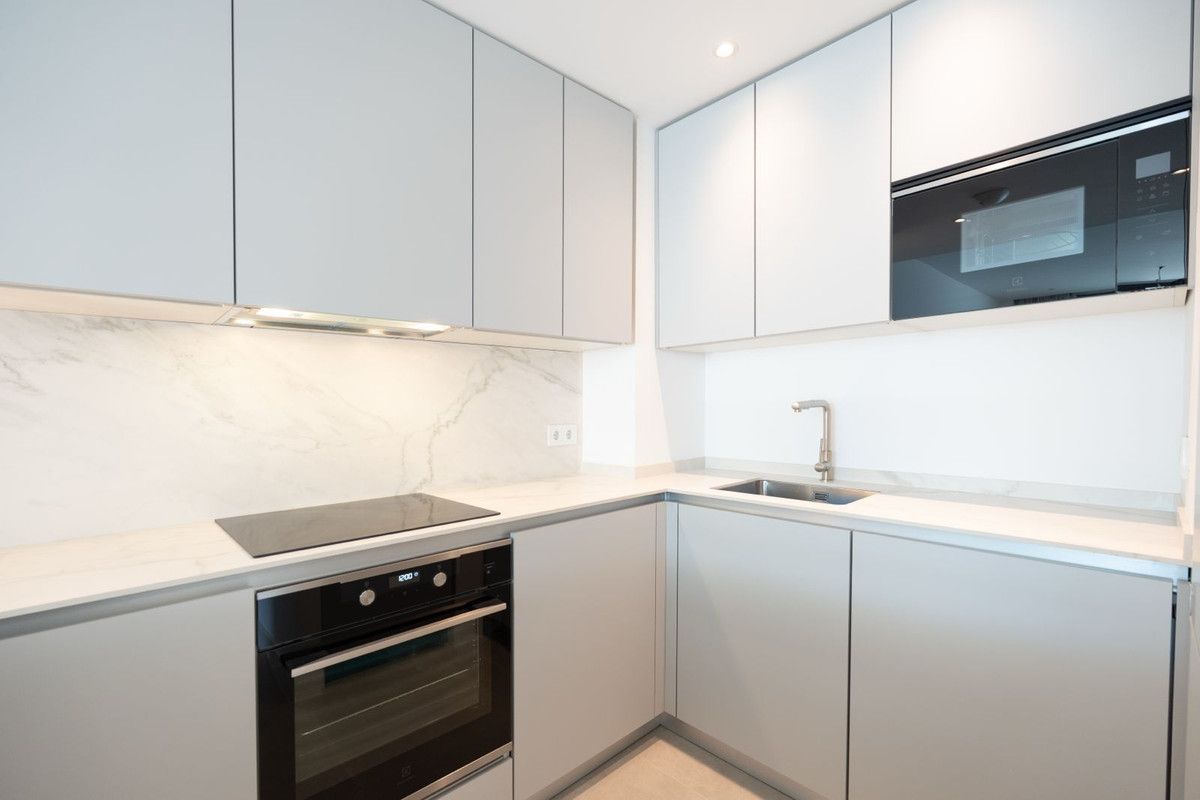 Middle Floor Apartment in Higueron, Higueron, 8/12