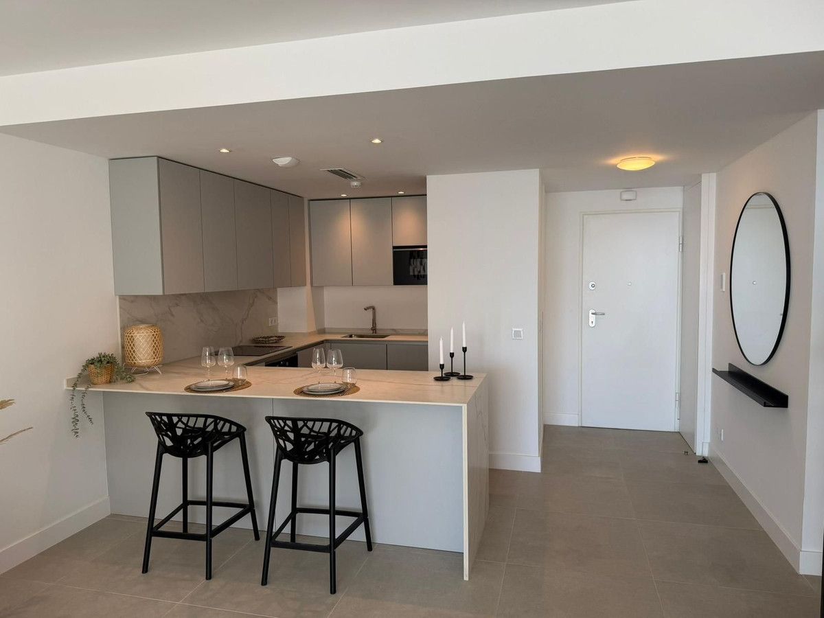 Middle Floor Apartment in Higueron, Higueron, 9/12