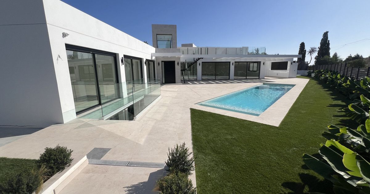 Fristående villa i El Chaparral, El Chaparral, 8/12