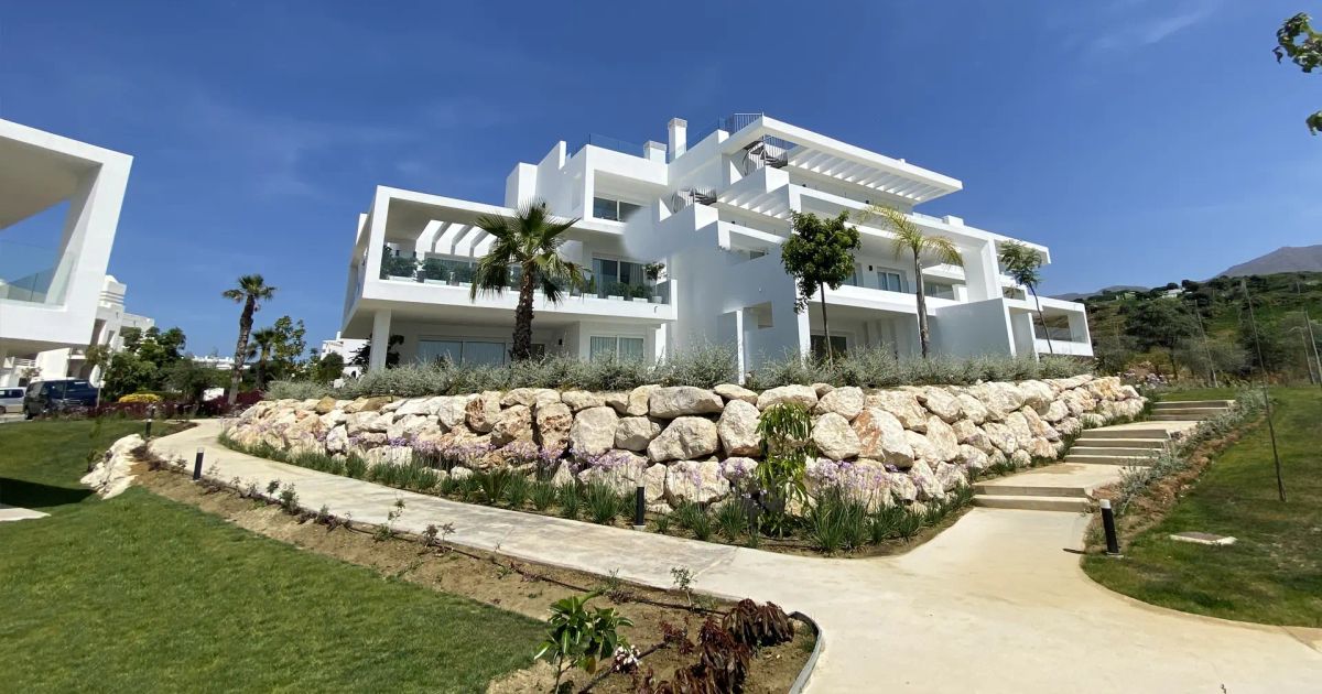 Apartment in Casares, Alcazaba Lagoon, Casares, 1/12