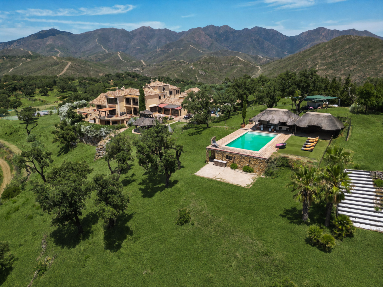 Villa in Marbella East, La Mairena, Marbella East, 2/12
