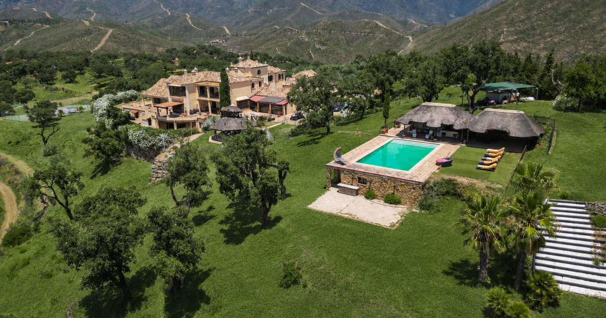 Villa in Marbella East, La Mairena, Marbella East, 2/12