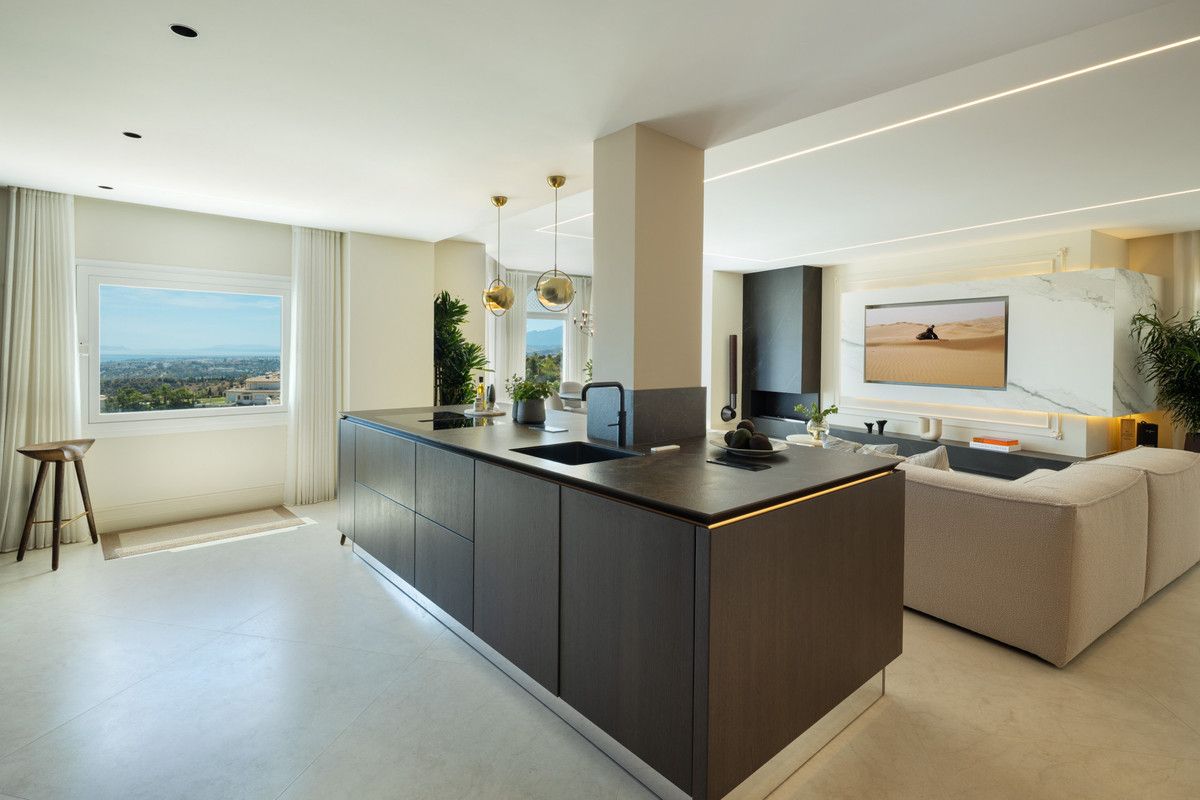 Penthouse en The Golden Mile, The Golden Mile, 11/12