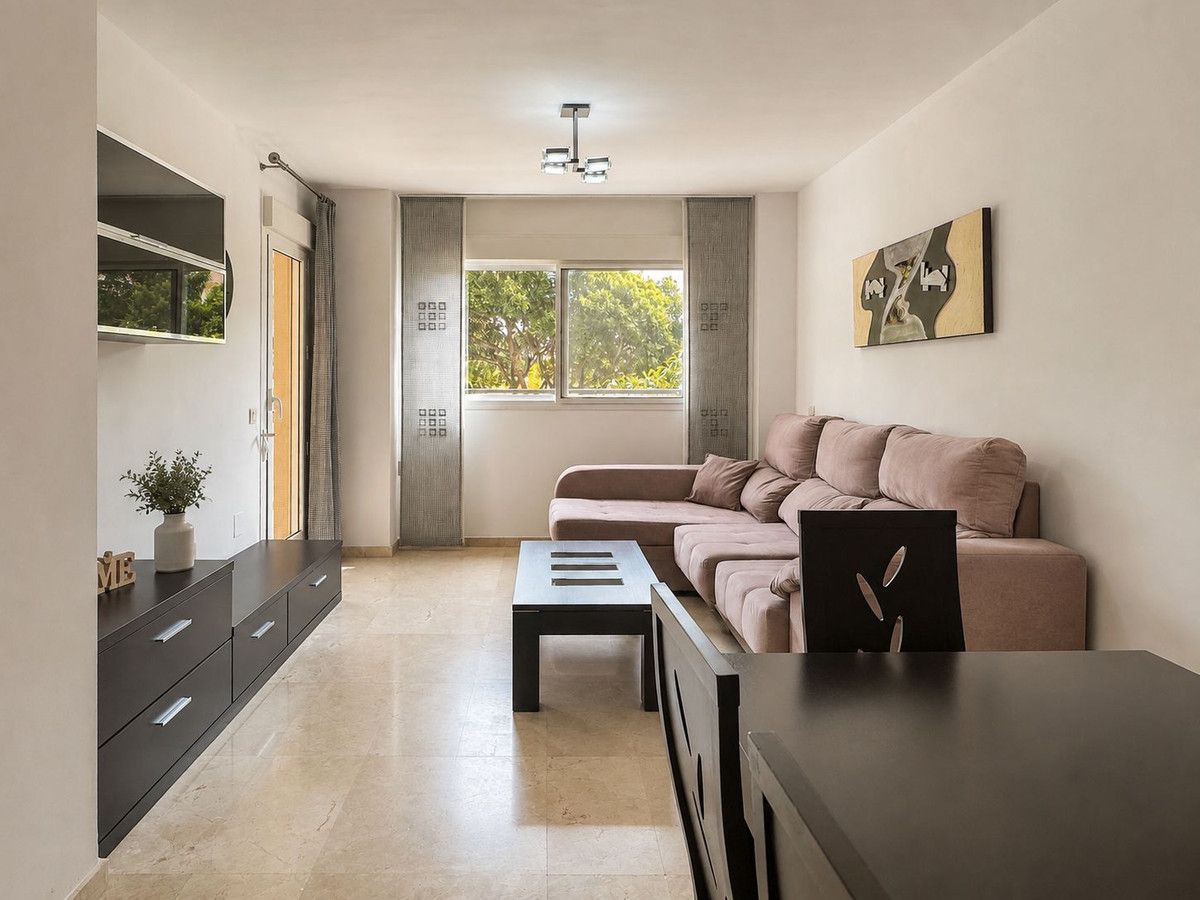 Middle Floor Apartment in Torremolinos, Torremolinos, 2/12