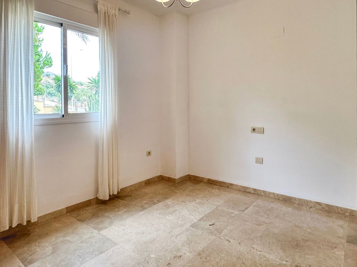 Middle Floor Apartment in Torremolinos, Torremolinos, 11/12