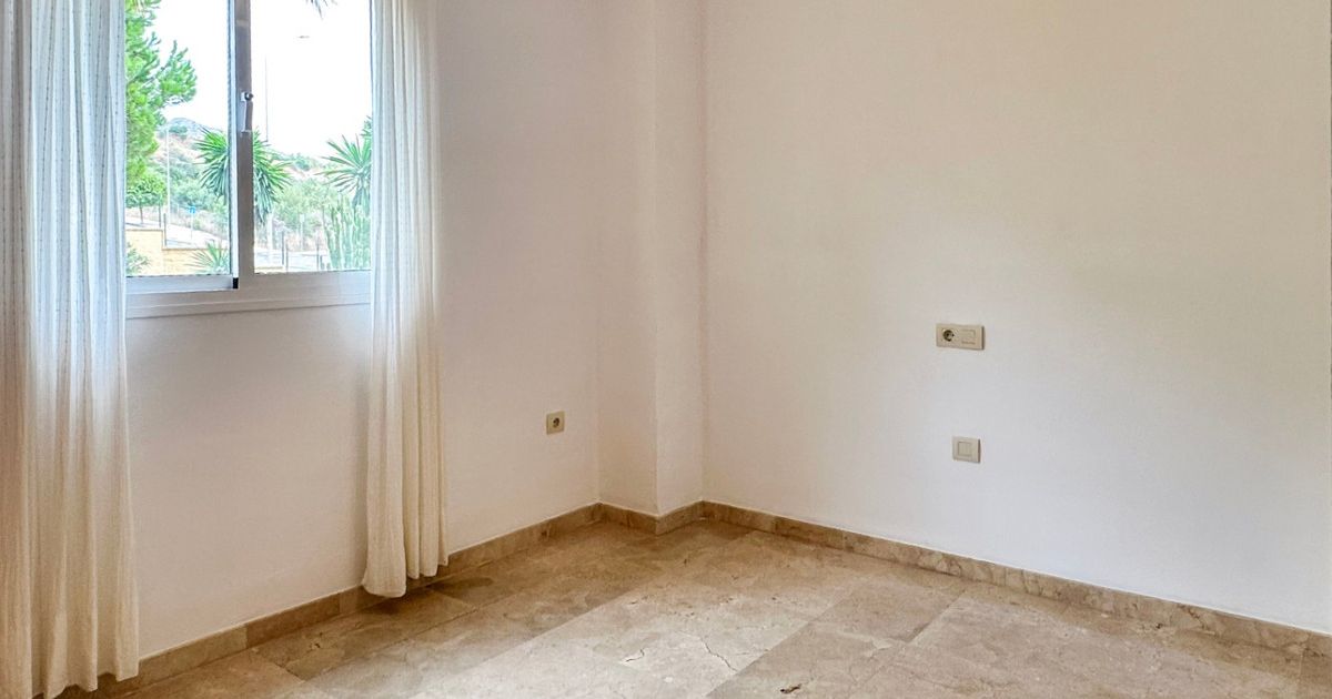 Middle Floor Apartment in Torremolinos, Torremolinos, 11/12