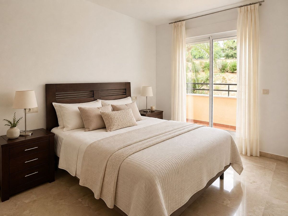 Middle Floor Apartment in Torremolinos, Torremolinos, 6/12