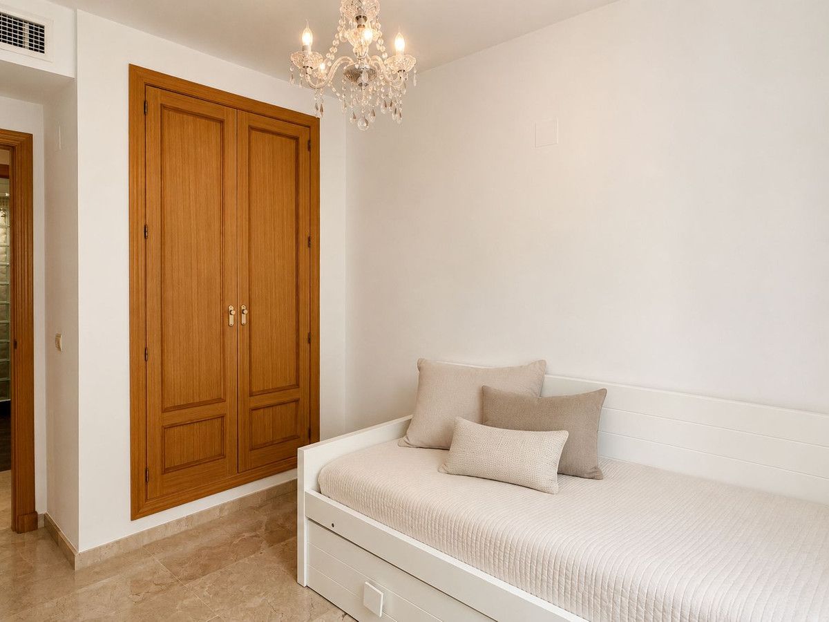 Middle Floor Apartment in Torremolinos, Torremolinos, 10/12