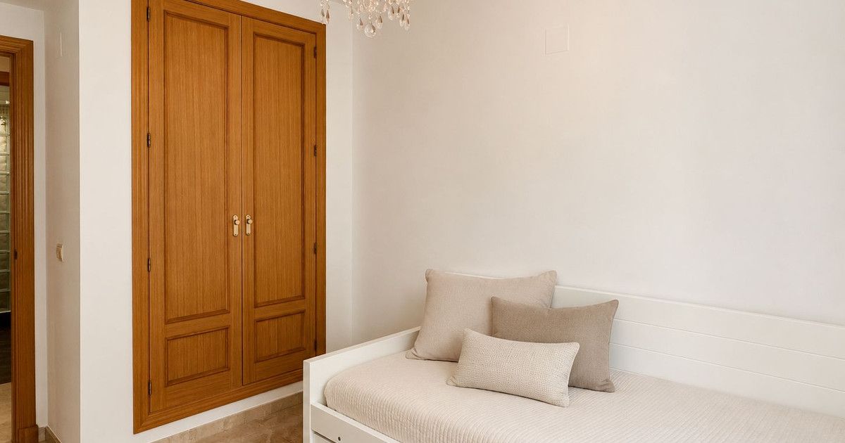 Middle Floor Apartment in Torremolinos, Torremolinos, 10/12