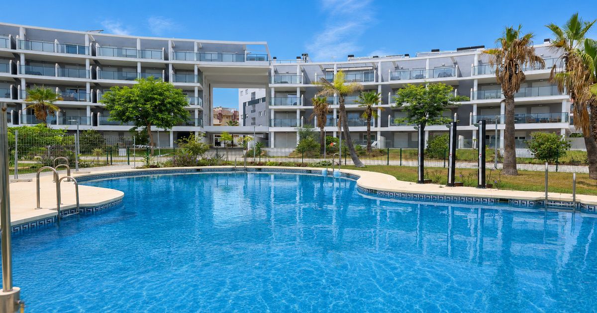 Middle Floor Apartment in Manilva, Manilva, 1/12