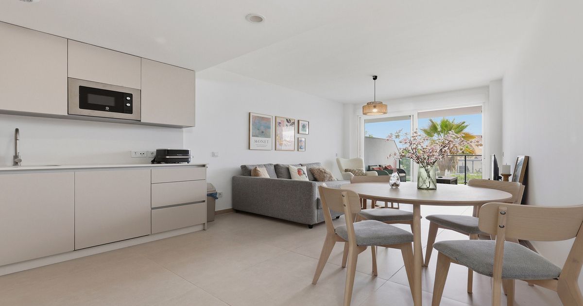 Middle Floor Apartment in Manilva, Manilva, 5/12