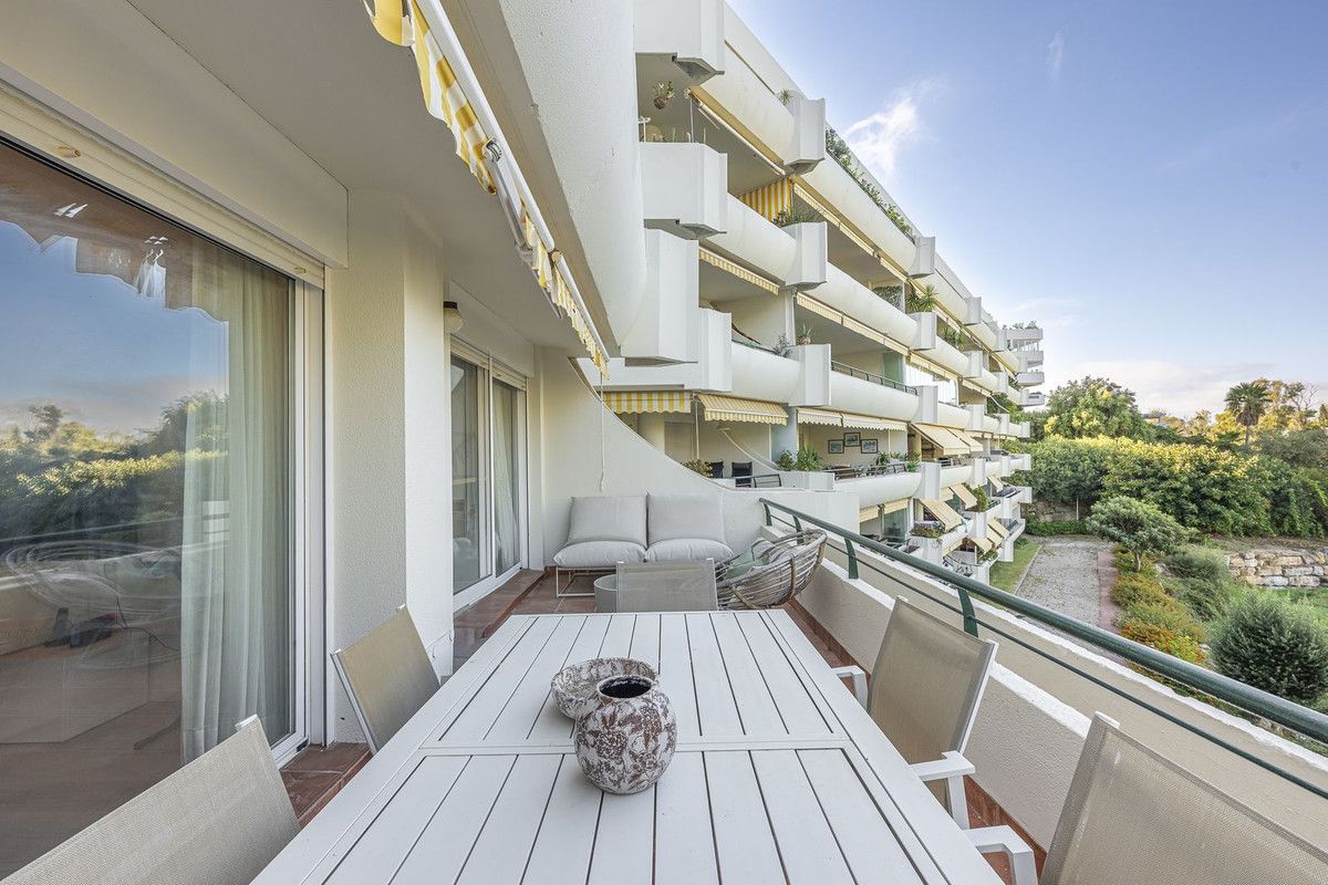 Wohnung in der mittleren Etage in Guadalmina Alta, Guadalmina Alta, 4/12