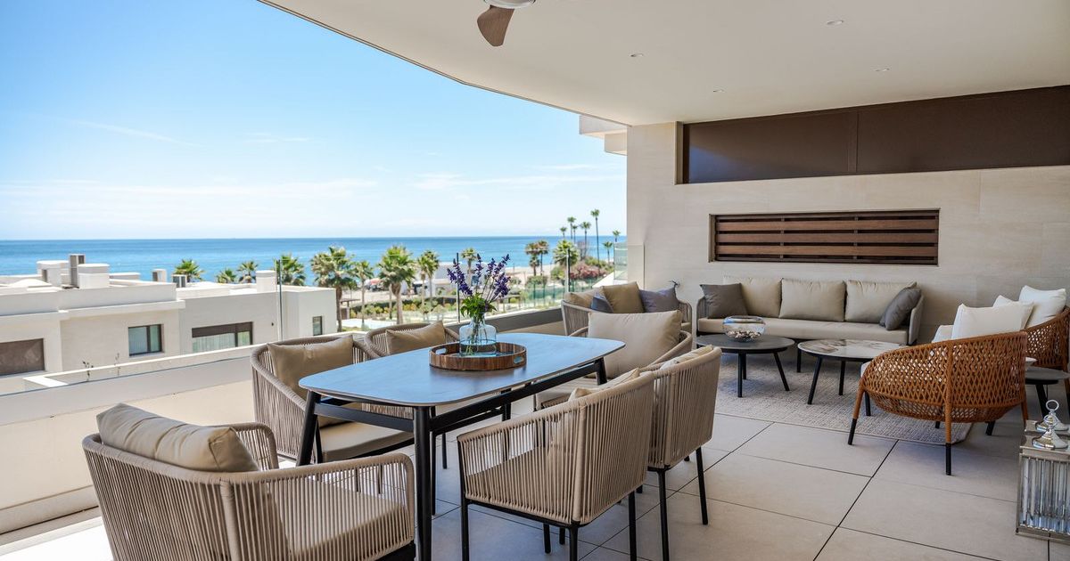 Апартамент на среднем этаже в Estepona, Estepona, 2/12