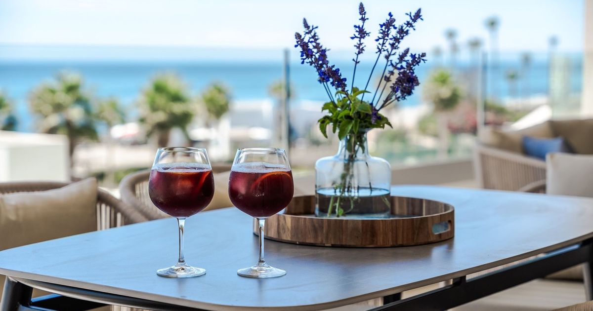 Апартамент на среднем этаже в Estepona, Estepona, 3/12