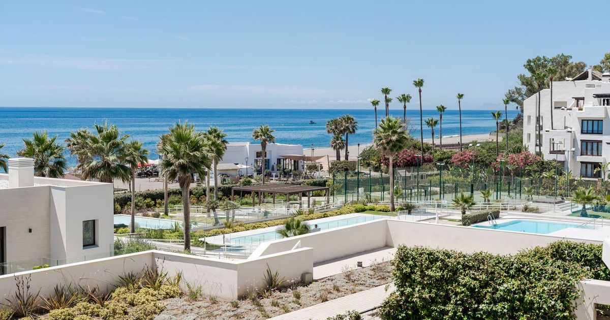 Апартамент на среднем этаже в Estepona, Estepona, 4/12