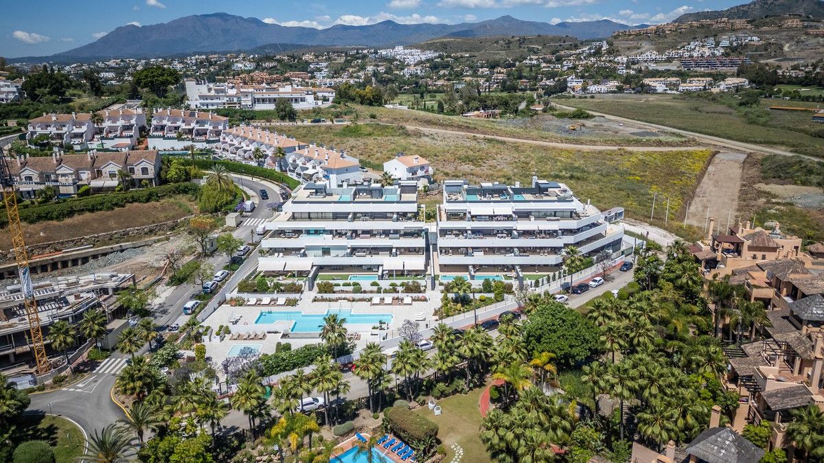 Lägenhet på mellanplan i Estepona, Estepona, 2/12