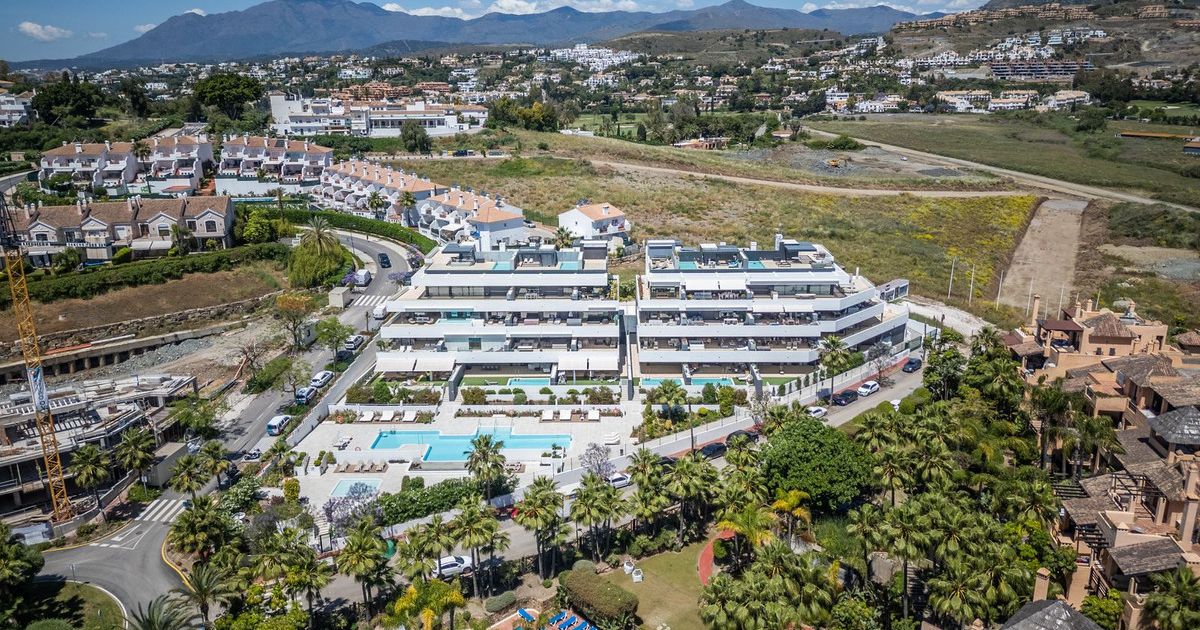 Lägenhet på mellanplan i Estepona, Estepona, 2/12