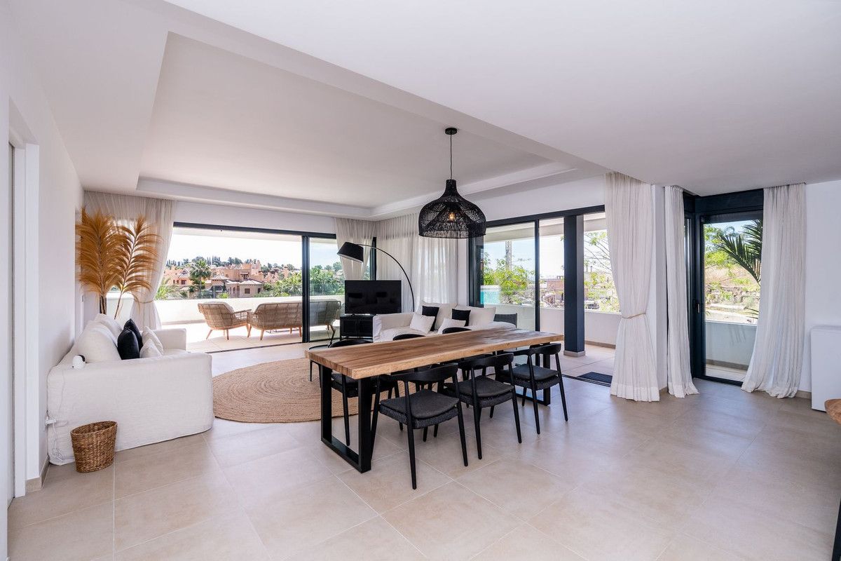 Lägenhet på mellanplan i Estepona, Estepona, 8/12