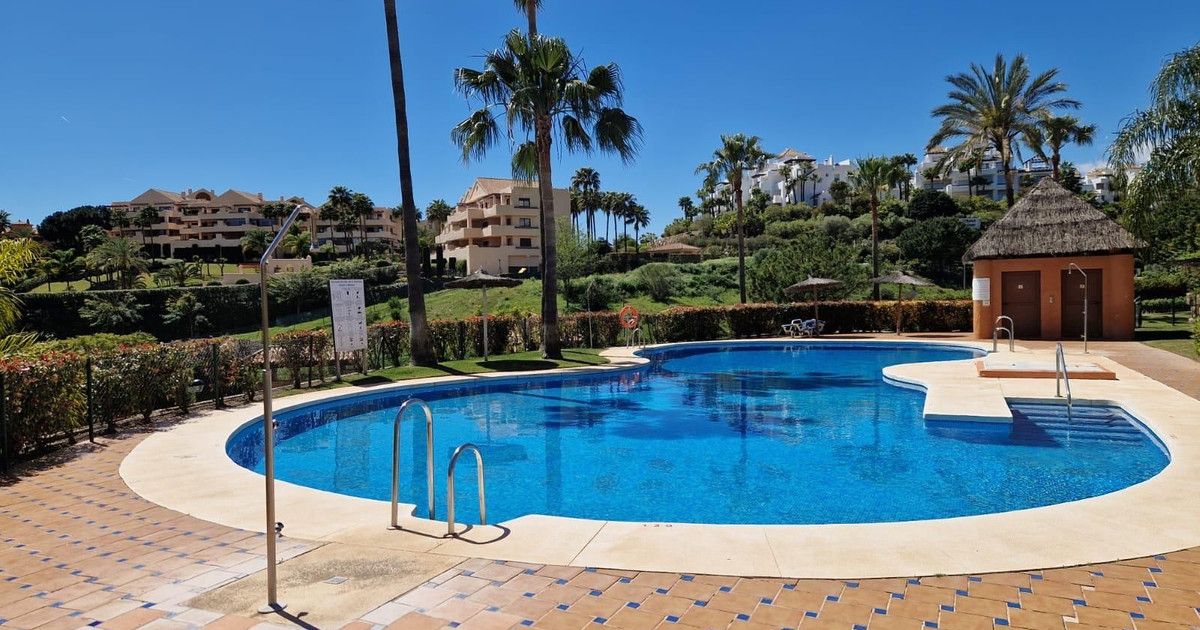 Apartment in der mittleren Etage in Benahavís, Benahavís, 1/12