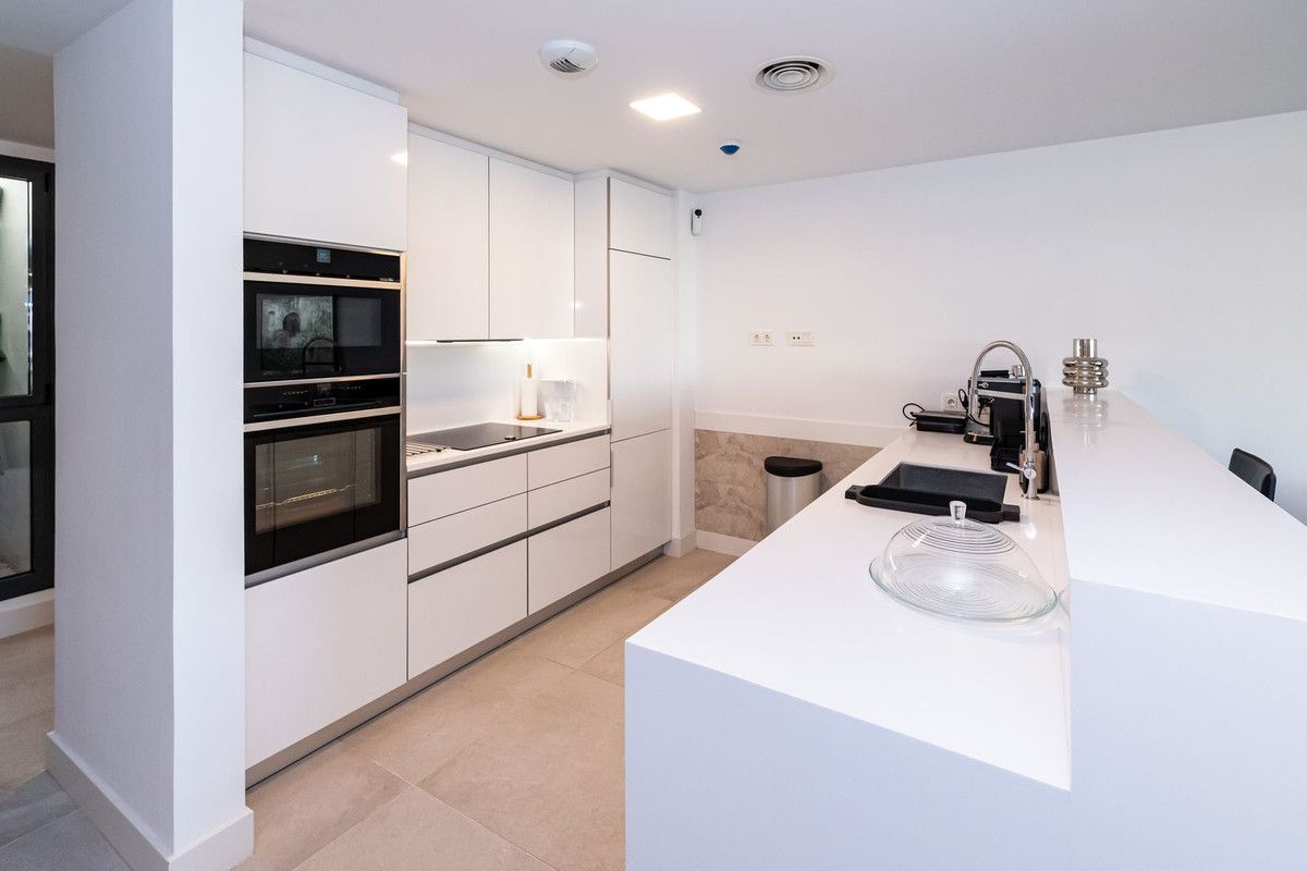 Middenverdieping Appartement in Cabopino, Cabopino, 5/12