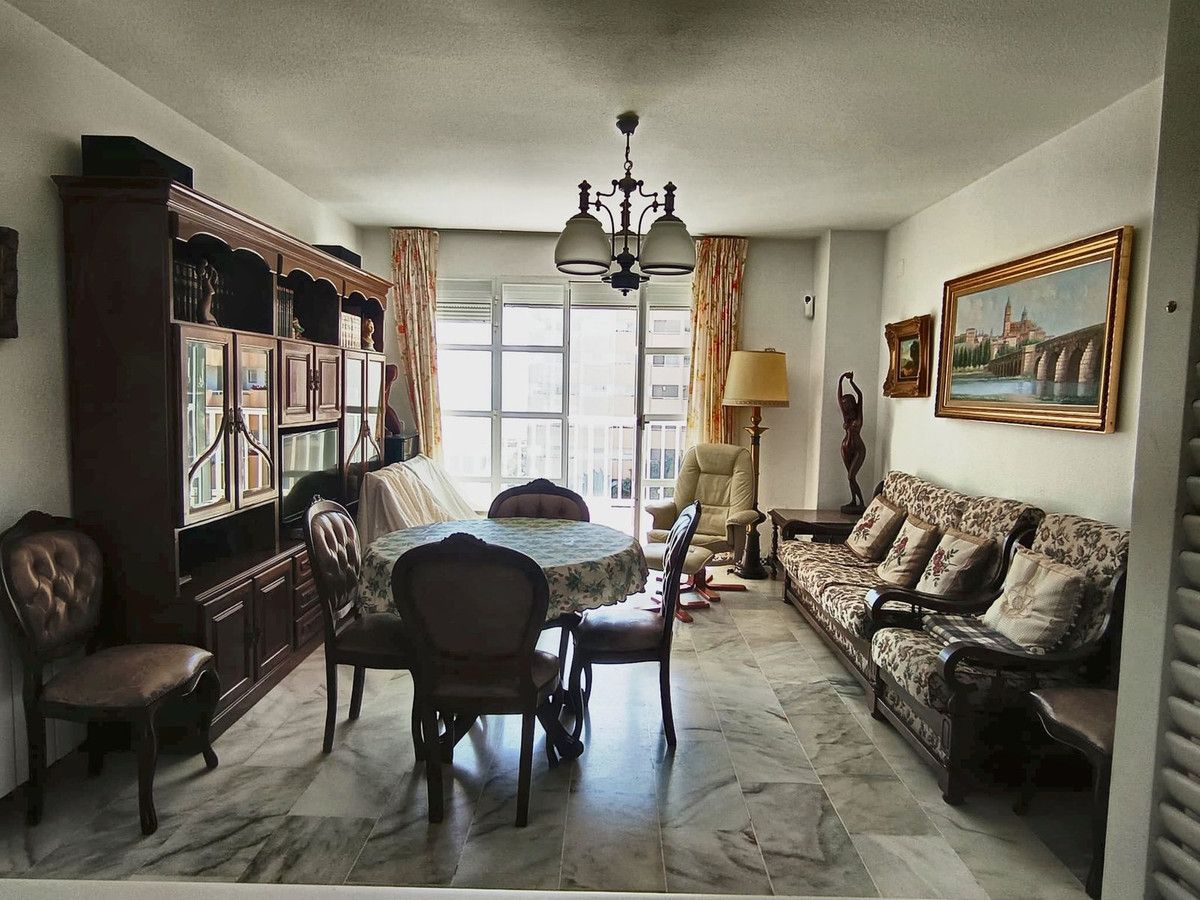 Квартира на среднем этаже в Fuengirola, Fuengirola, 3/12