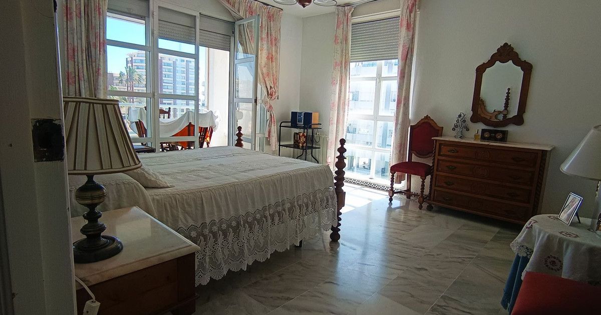 Квартира на среднем этаже в Fuengirola, Fuengirola, 9/12