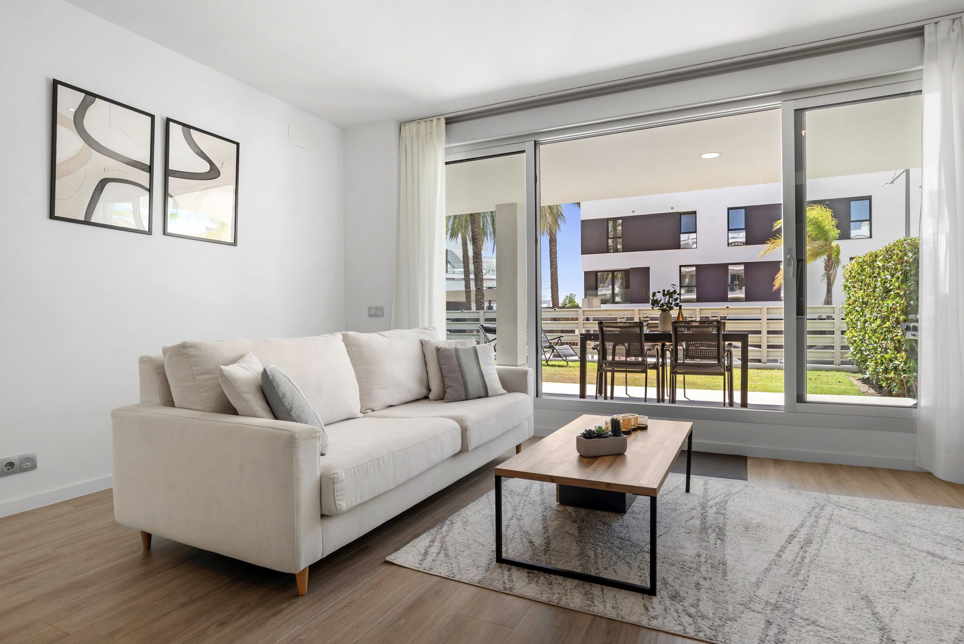 Ground Floor Apartment in Estepona, Cancelada, Estepona, 1/12