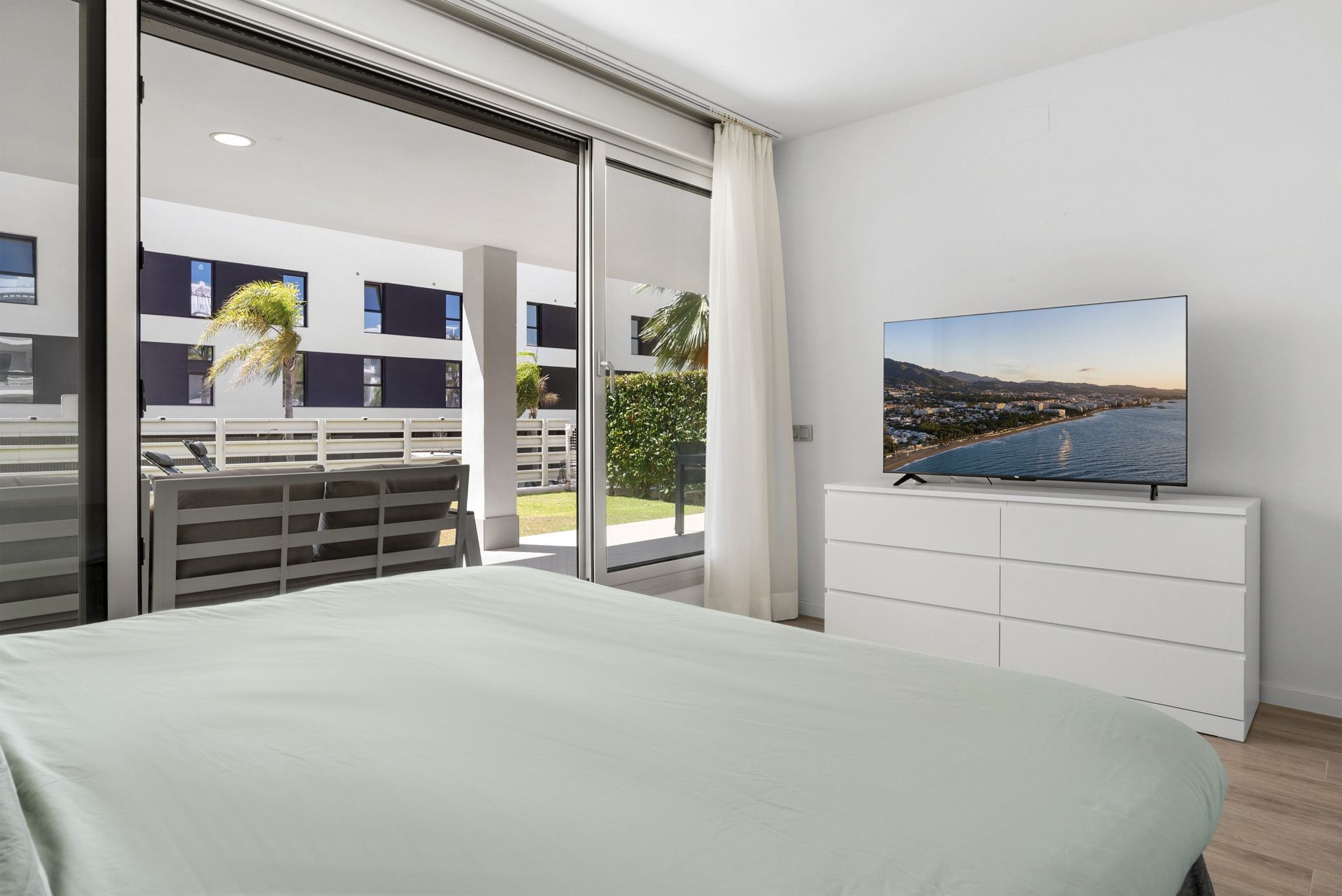 Ground Floor Apartment in Estepona, Cancelada, Estepona, 12/12