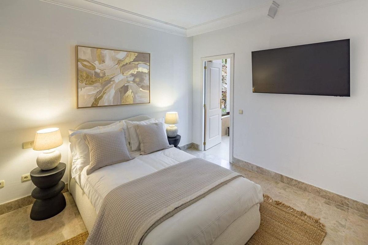 Erdgeschosswohnung in Nueva Andalucía, Nueva Andalucía, 9/12