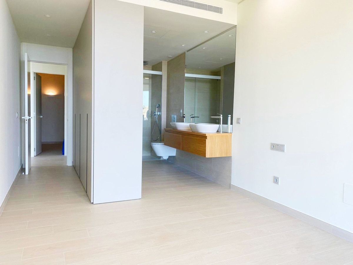Middle Floor Apartment in Higueron, Higueron, 10/12