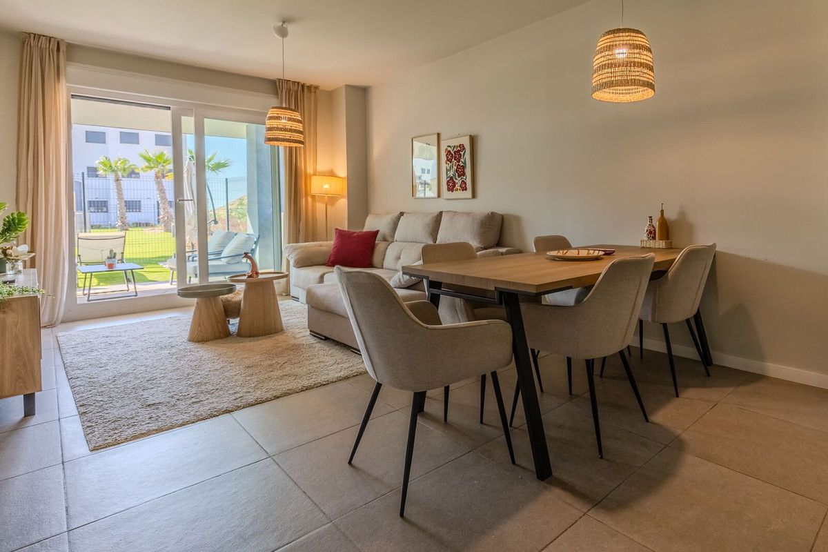 Erdgeschosswohnung in Estepona, Estepona, 6/12