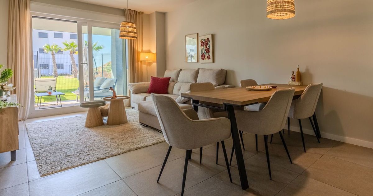 Erdgeschosswohnung in Estepona, Estepona, 6/12