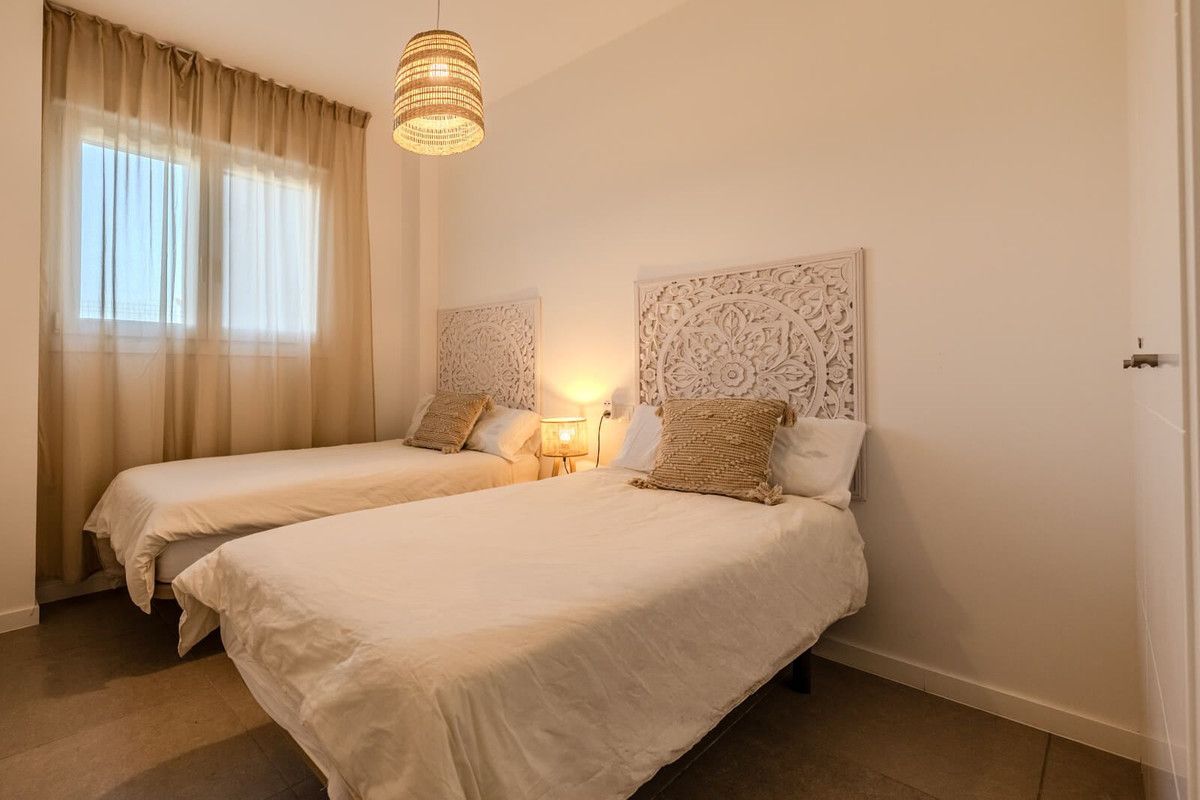 Erdgeschosswohnung in Estepona, Estepona, 10/12
