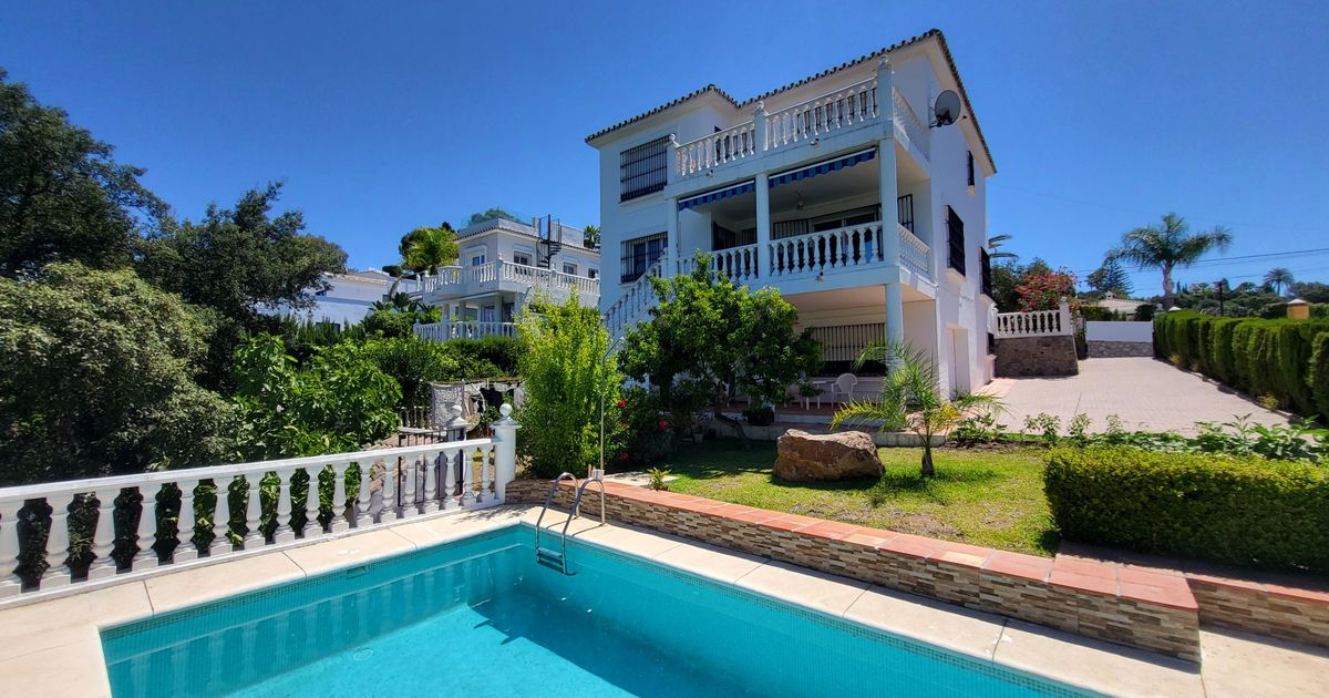 Villa in Marbella East, Elviria, Marbella East, 1/12