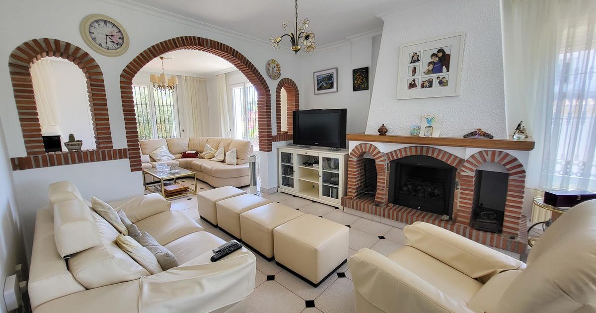 Villa in Marbella East, Elviria, Marbella East, 2/12
