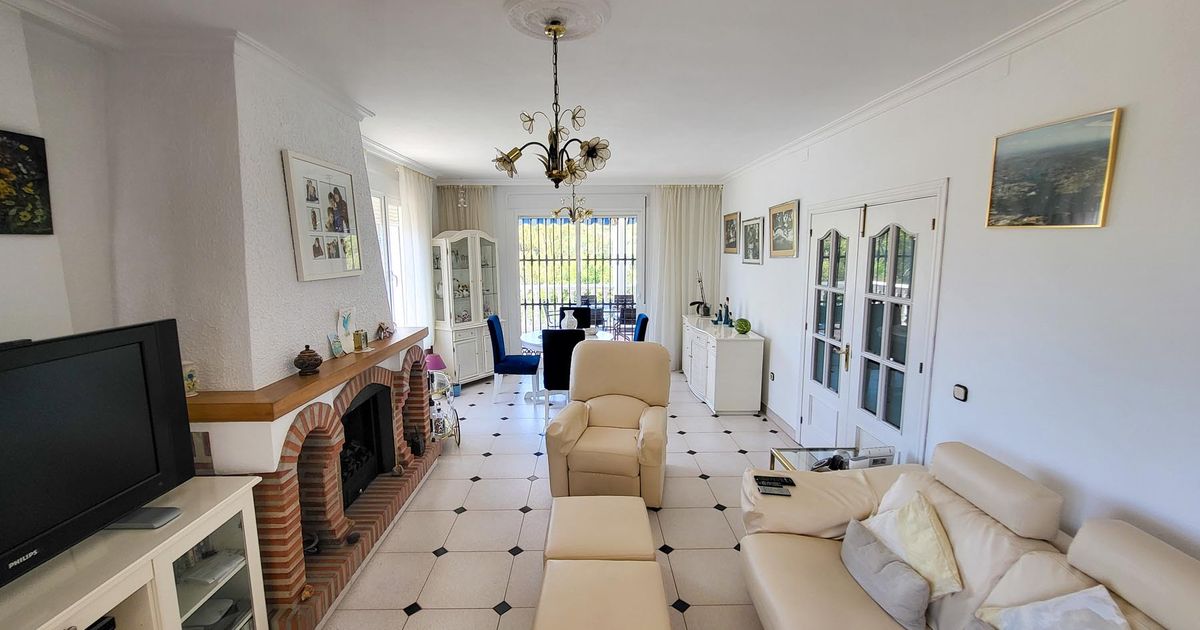 Villa in Marbella East, Elviria, Marbella East, 3/12