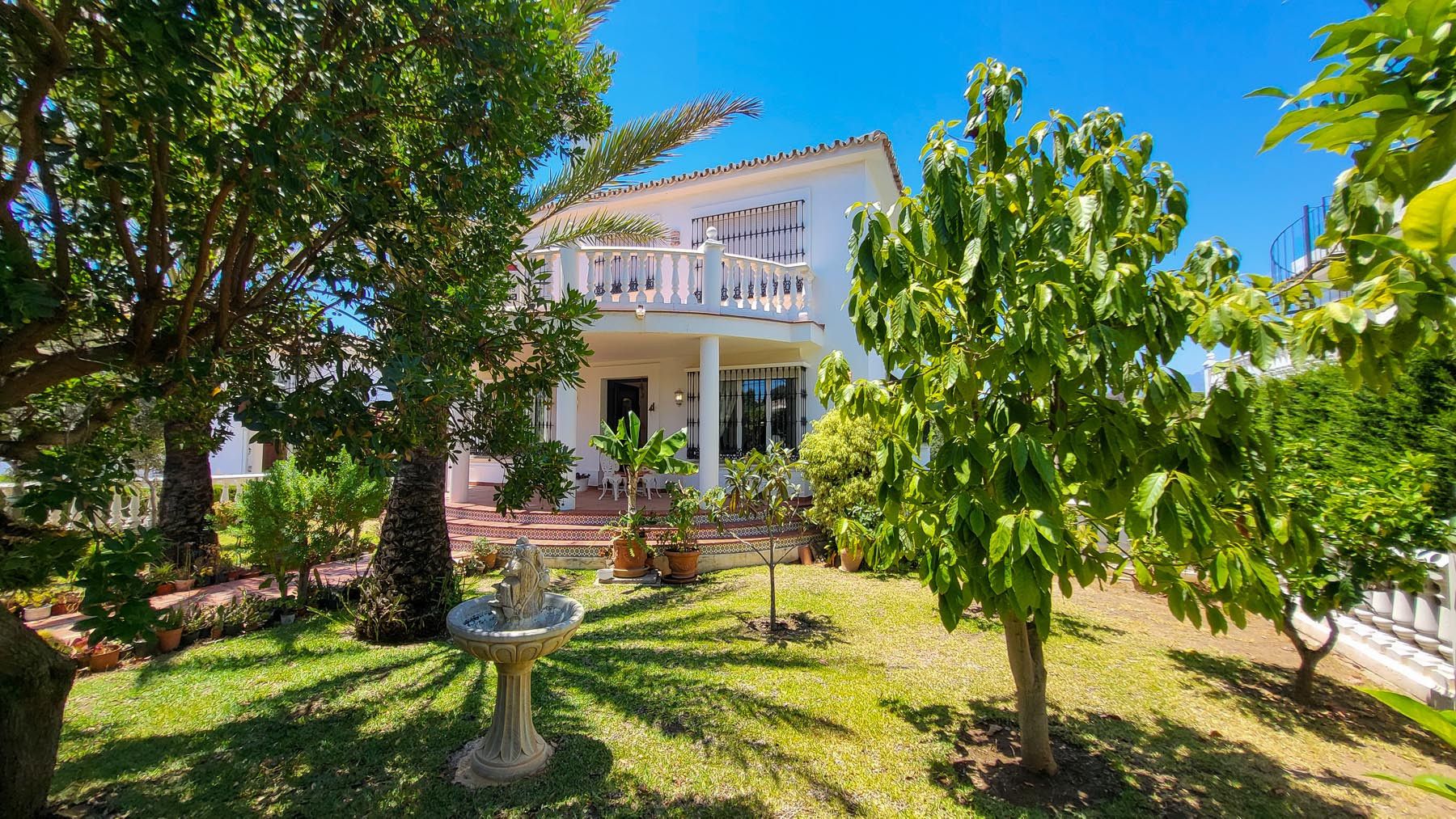 Villa in Marbella East, Elviria, Marbella East, 6/12