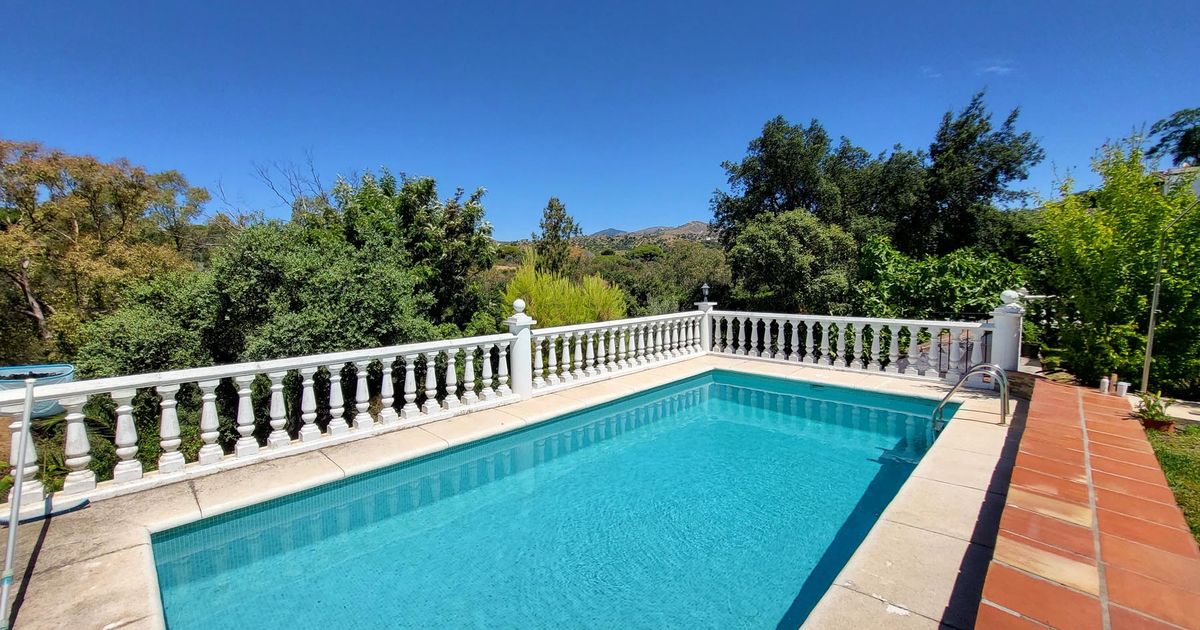 Villa in Marbella East, Elviria, Marbella East, 8/12