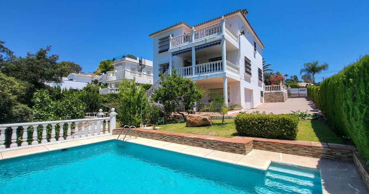 Villa in Marbella East, Elviria, Marbella East, 9/12